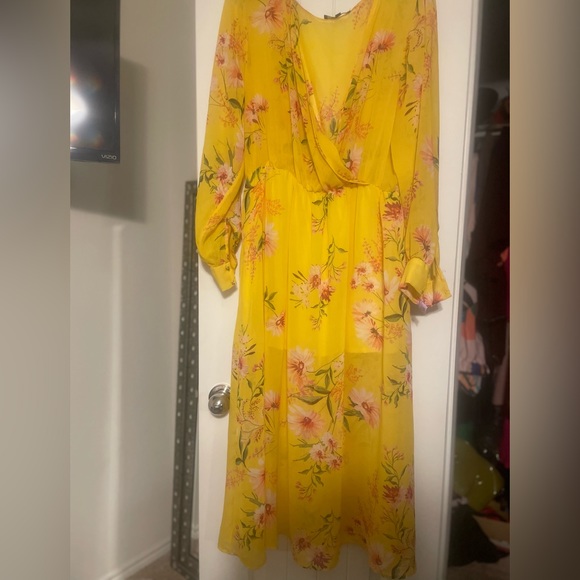 Yellow floral dress - Picture 1 of 1